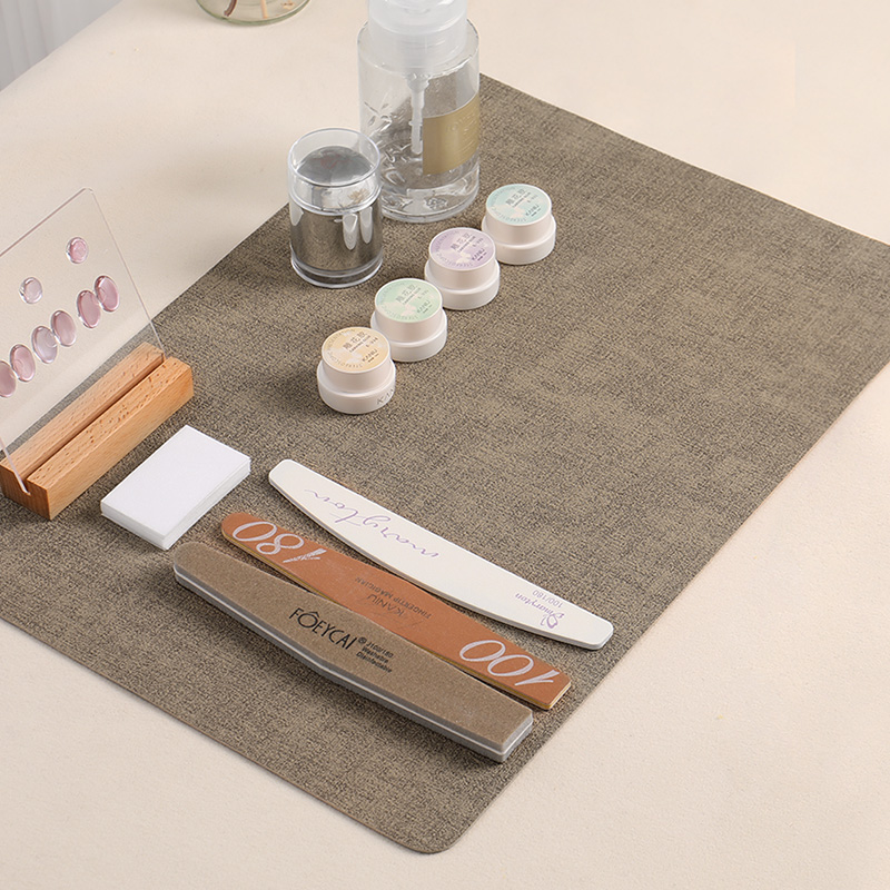 KANIU Tappetino per Salone di  - Desk Pad Leather Large recensione e prezzo